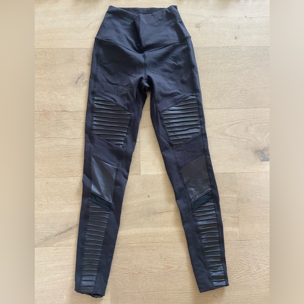 Alo High-Waist Moto Legging - size XS